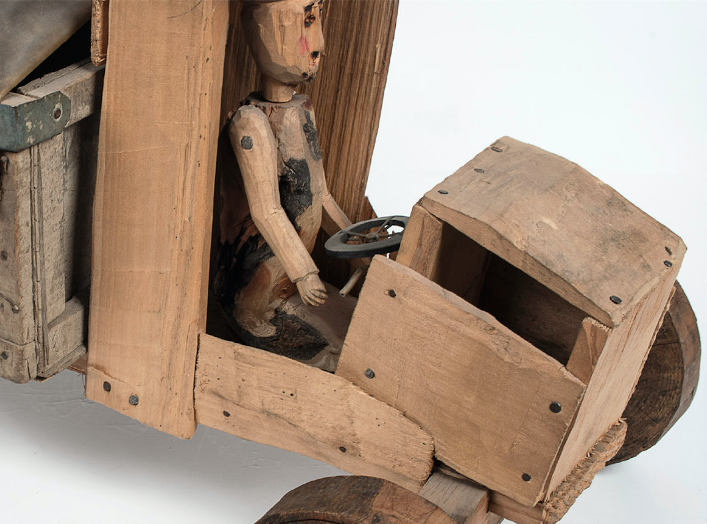 Zdjęcie obiektu Truposznica - drewnianego samochodu o rozmiarach zabawki