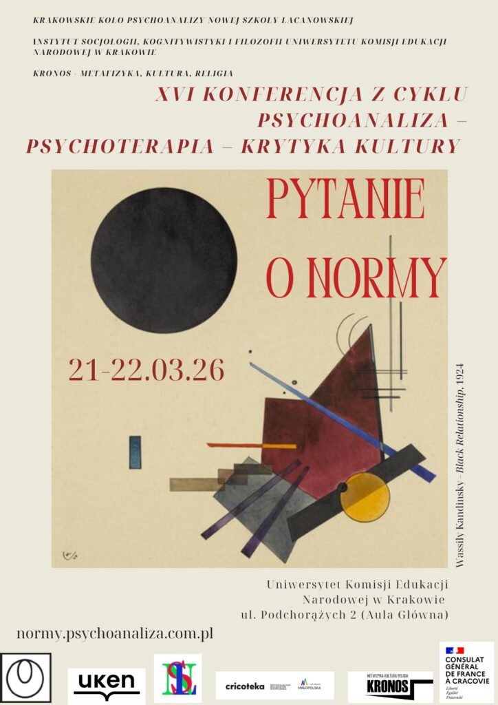 Plakat konferencji utrzymany jest w jasnym, kremowym tle z dużymi czerwonymi napisami zapowiadającymi wydarzenie „Pytanie o normy”, które odbędzie się 21–22 marca 2026 roku. W centrum znajduje się abstrakcyjna kompozycja geometrycznych kształtów inspirowana malarstwem abstrakcyjnym: czarne koło w górnej części oraz zestaw kolorowych trójkątów, linii i prostokątów w czerwieni, czerni, żółci i niebieskim. Na dole plakatu umieszczono informacje o miejscu wydarzenia – Uniwersytecie Komisji Edukacji Narodowej w Krakowie – oraz logotypy organizatorów i partnerów.